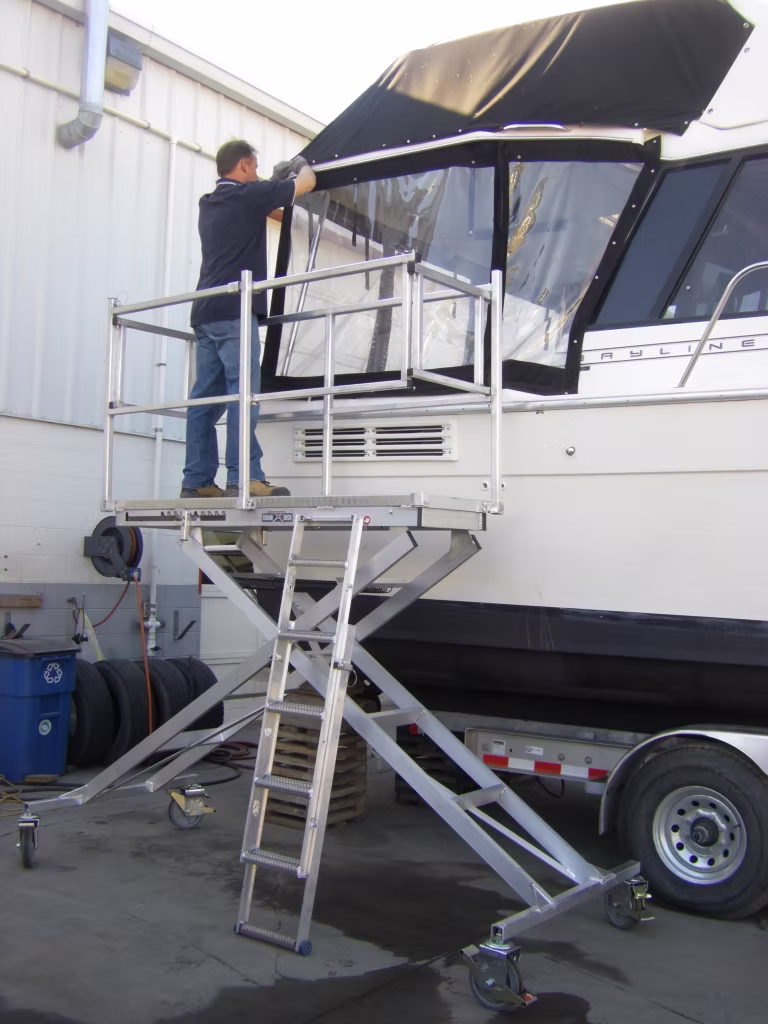 Boat window maintenance platform